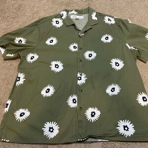 Old Navy Men’s Button Down Shirt